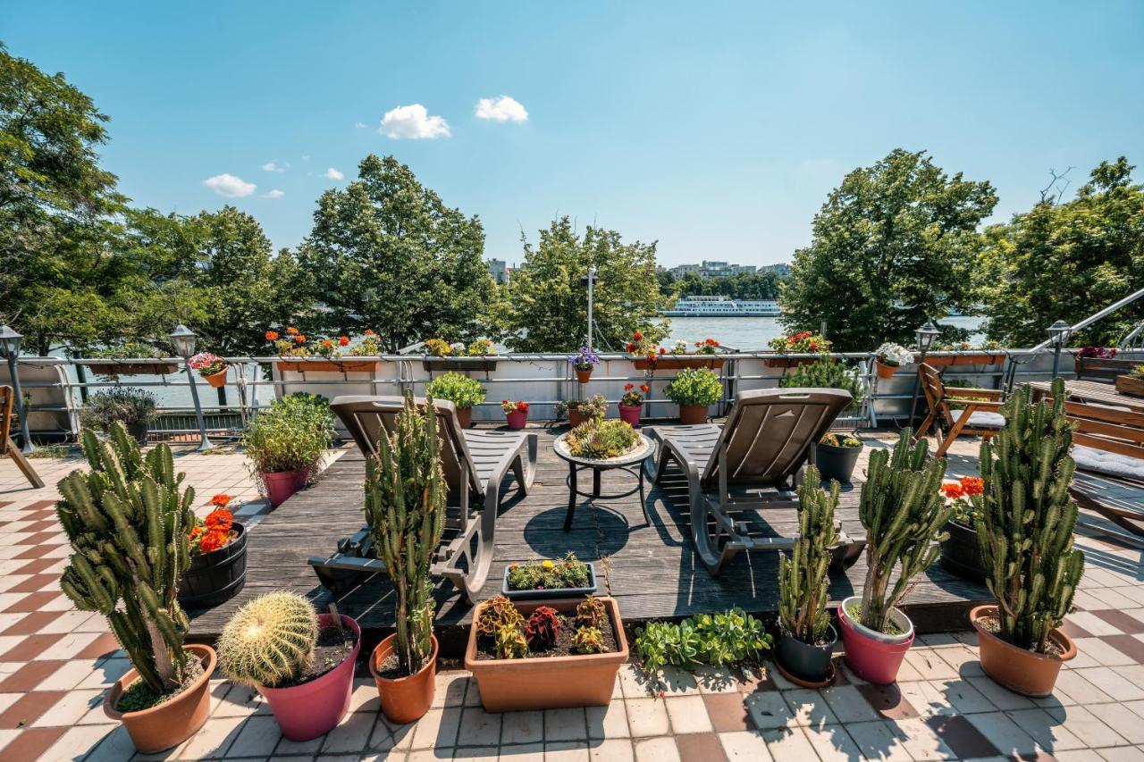 Ostello Island (adults Only) *